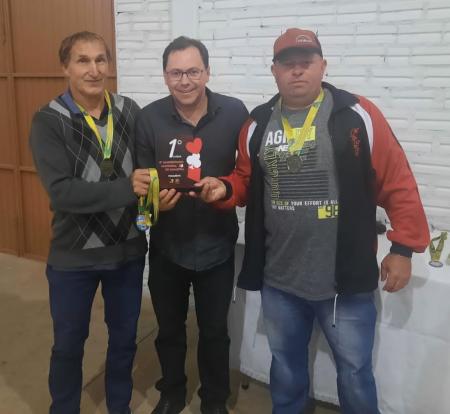 Serginho e Alemão são os grandes campeões da Canastra Serginho e Alemão são os grandes campeões da Canastra