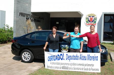 Secretaria de Saúde de Paverama recebe novo veículo para transporte
