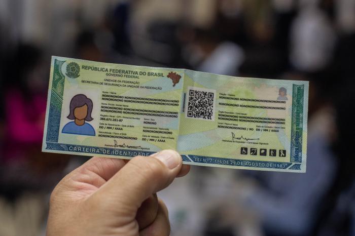 Governo do RS lança novo modelo da carteira de identidade
