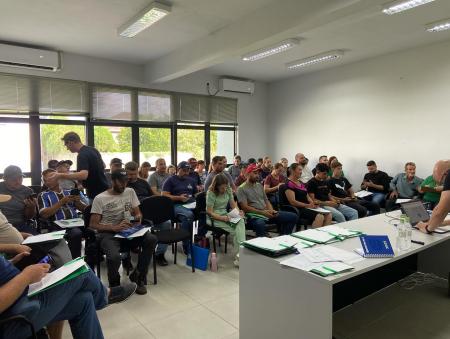 Treinamento aos produtores rurais do município sobre Nota Fiscal Eletrônica NF-e. 