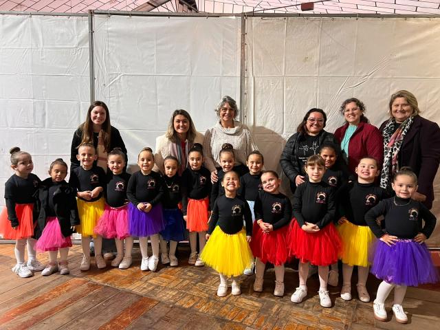 EMEI Arco Íris estreia no Dança Bom Retiro e conquista 3º lugar na categoria