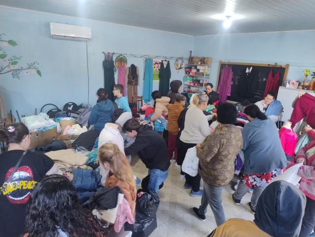 Feirão de Doação de Roupas beneficia dezenas de famílias